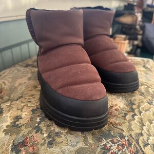 UGG CLASSIC KLAMATH MINI BRUNT CEDAR SHEEPSKIN WOMEN'S, SIZE 7